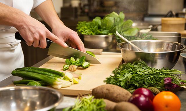 大分の旬野菜や地元食材を使った婚礼料理の仕込み風景